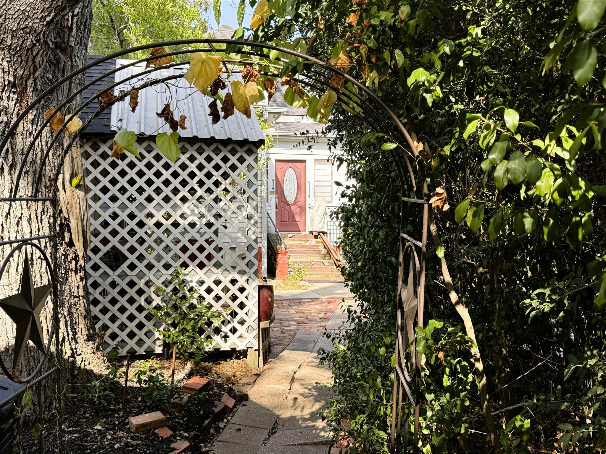 303 E Austin Street E