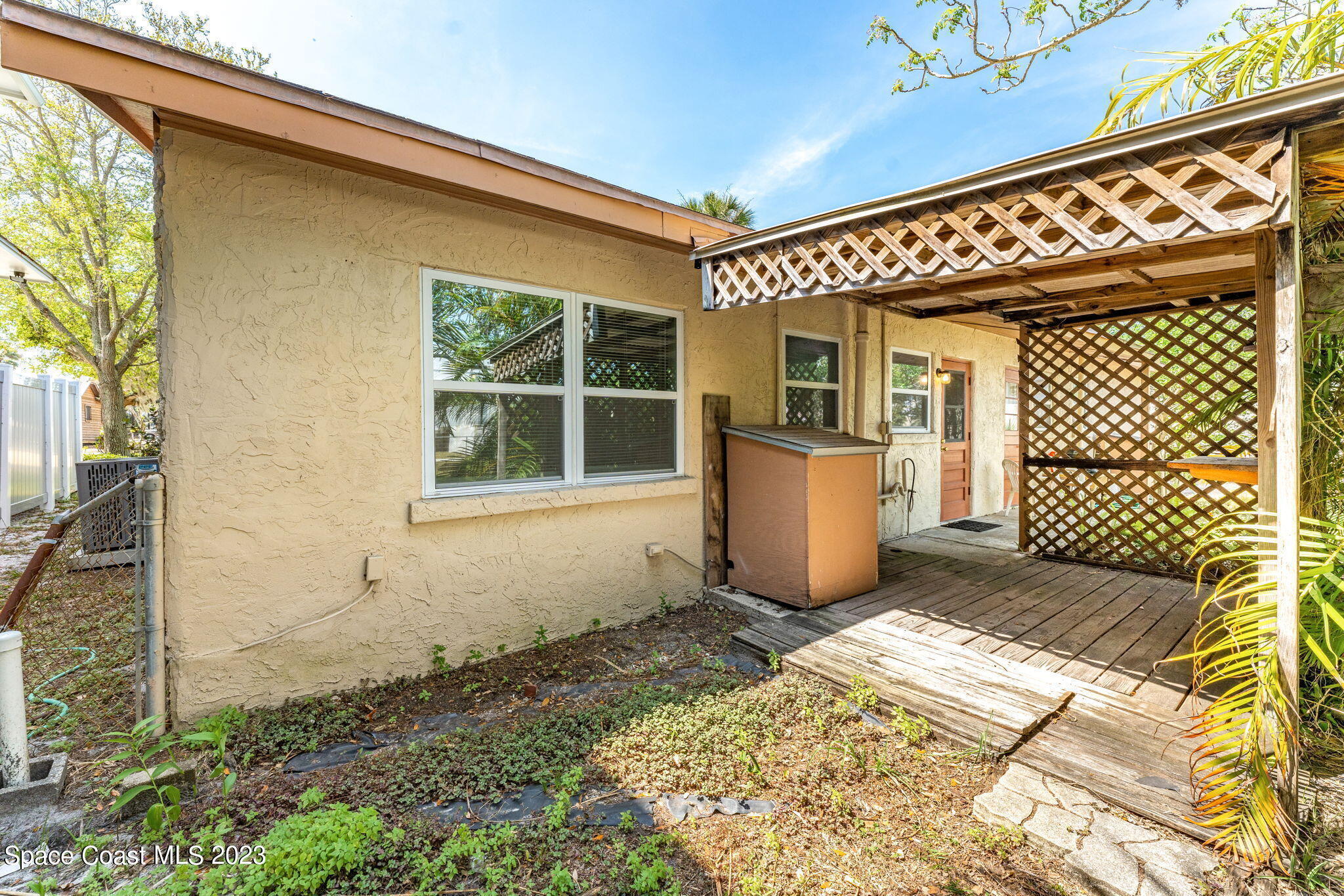 1487 Guava Avenue