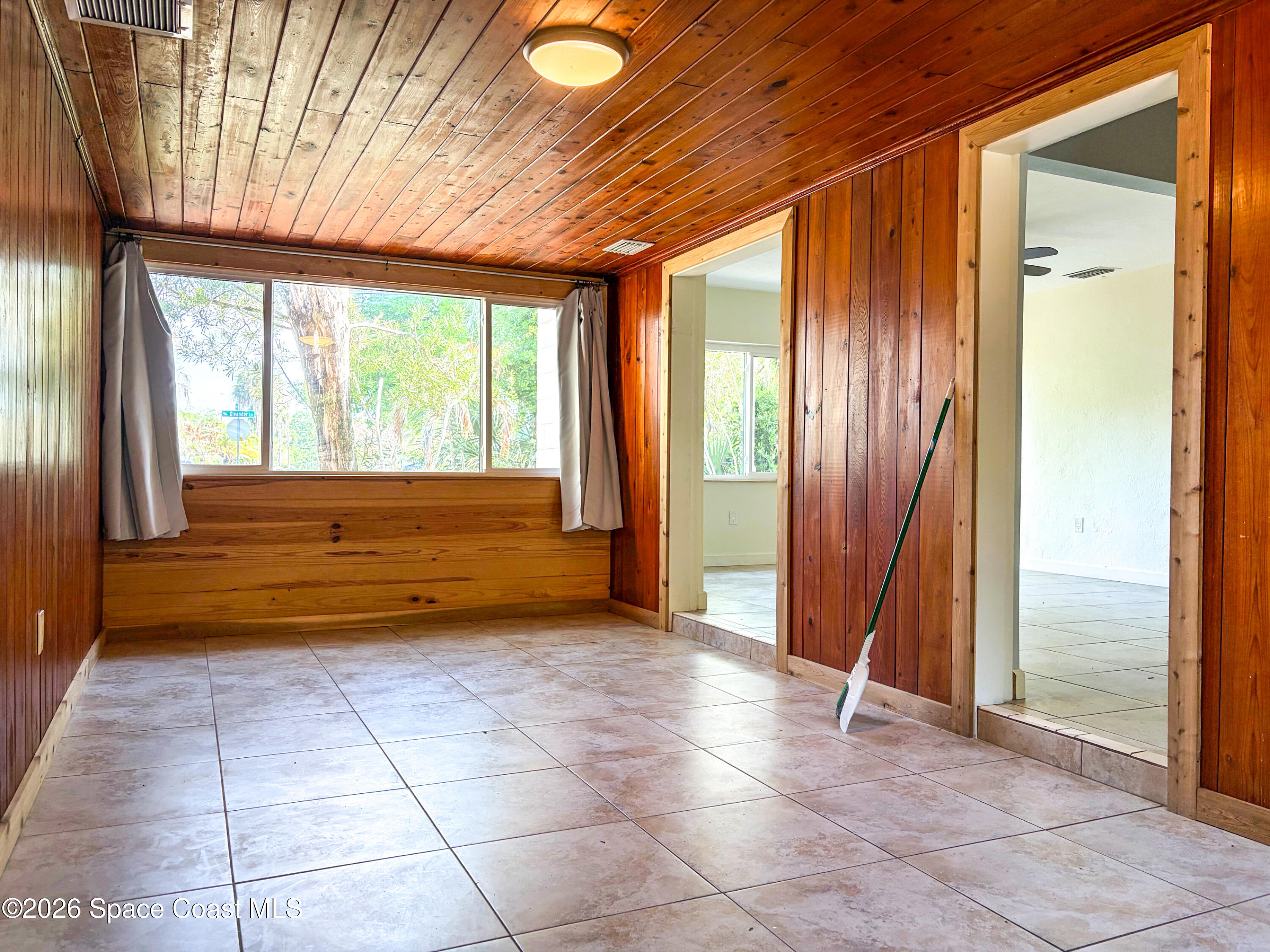 423 Oleander Lane