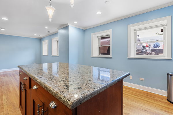 4721 S Greenwood Avenue Unit: G