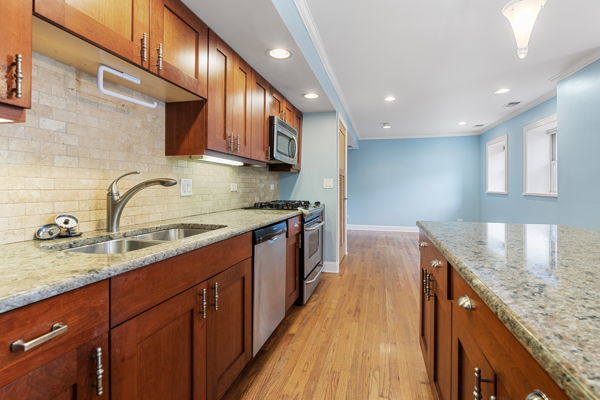 4721 S Greenwood Avenue Unit: G