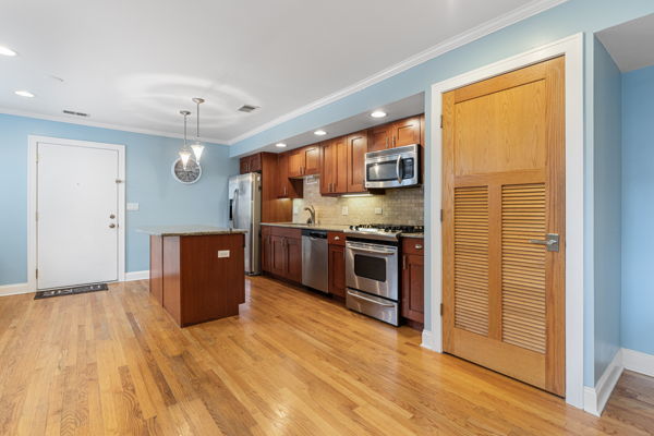 4721 S Greenwood Avenue Unit: G
