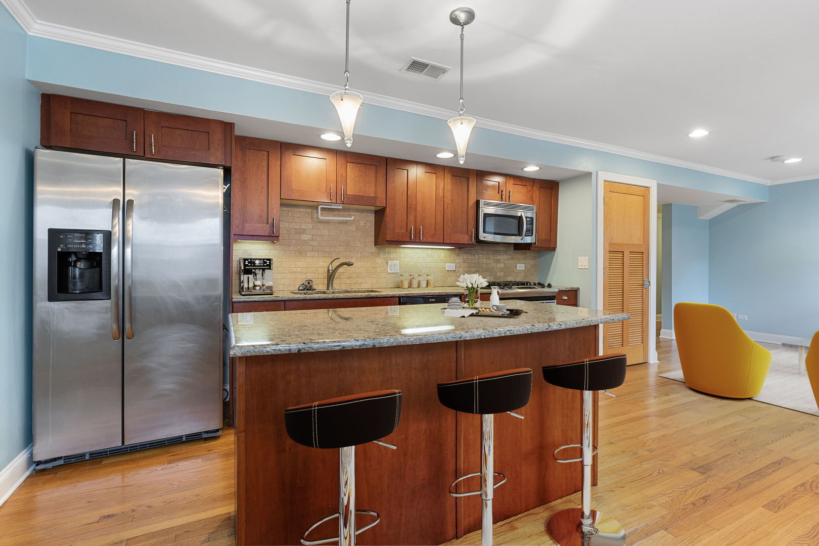 4721 S Greenwood Avenue Unit: G