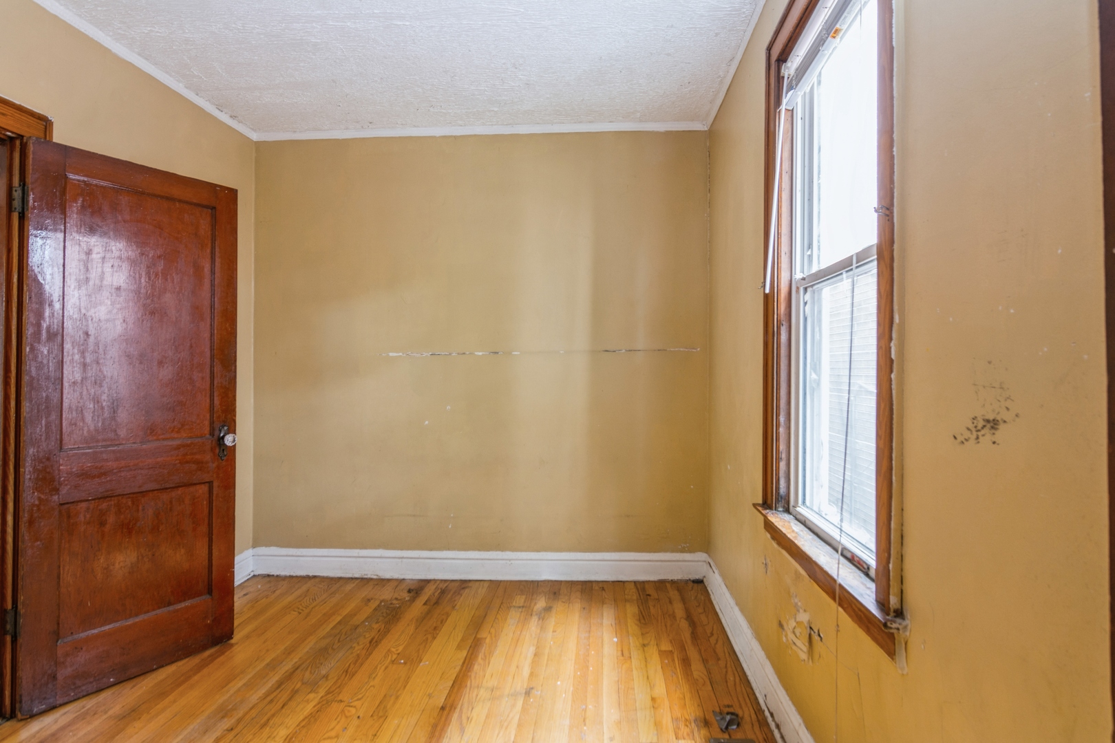 8553 S Saginaw Avenue