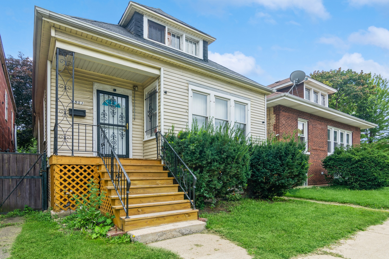 8553 S Saginaw Avenue