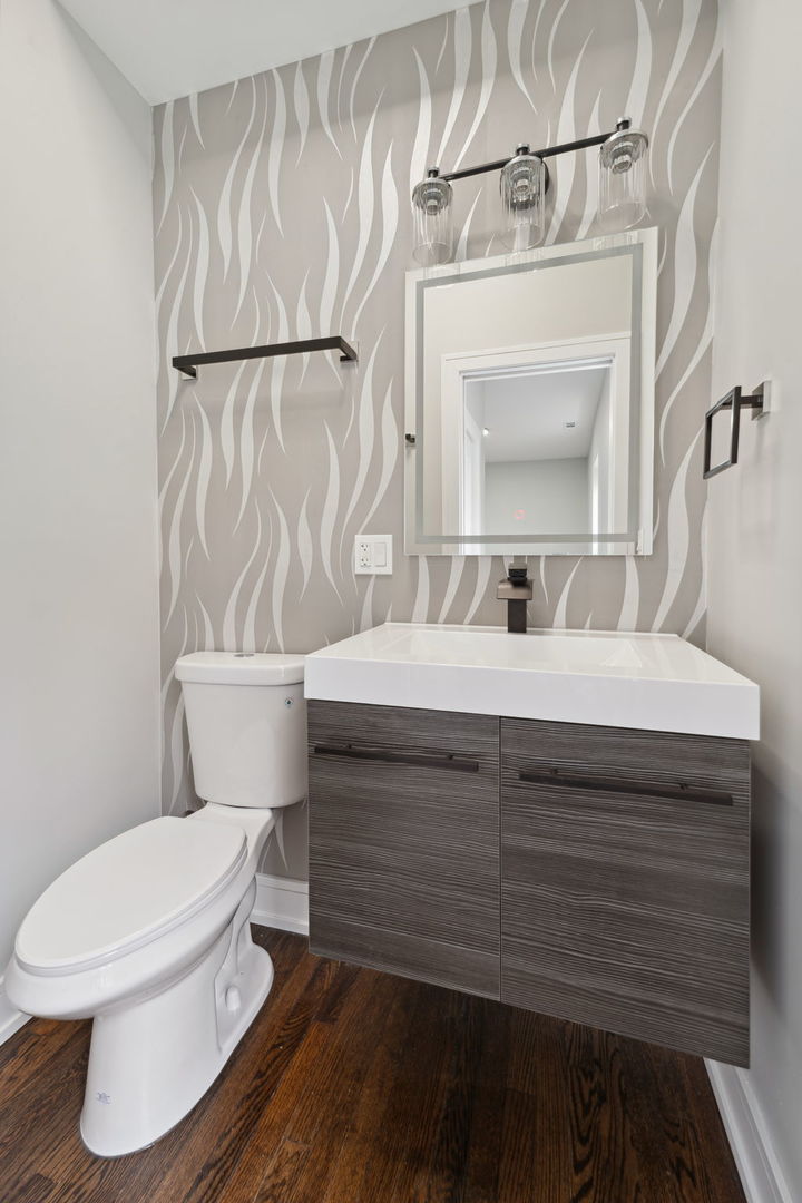 8956 S Aberdeen Street