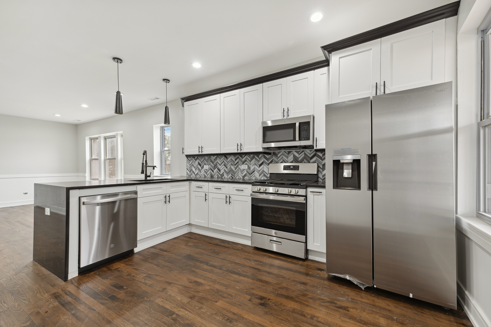 8956 S Aberdeen Street