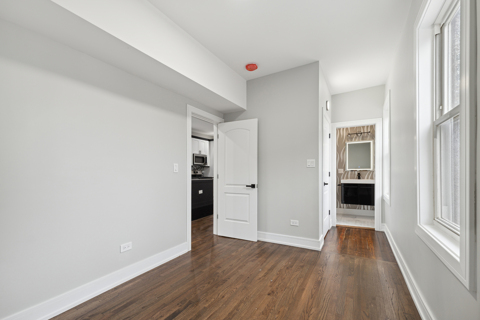 8956 S Aberdeen Street