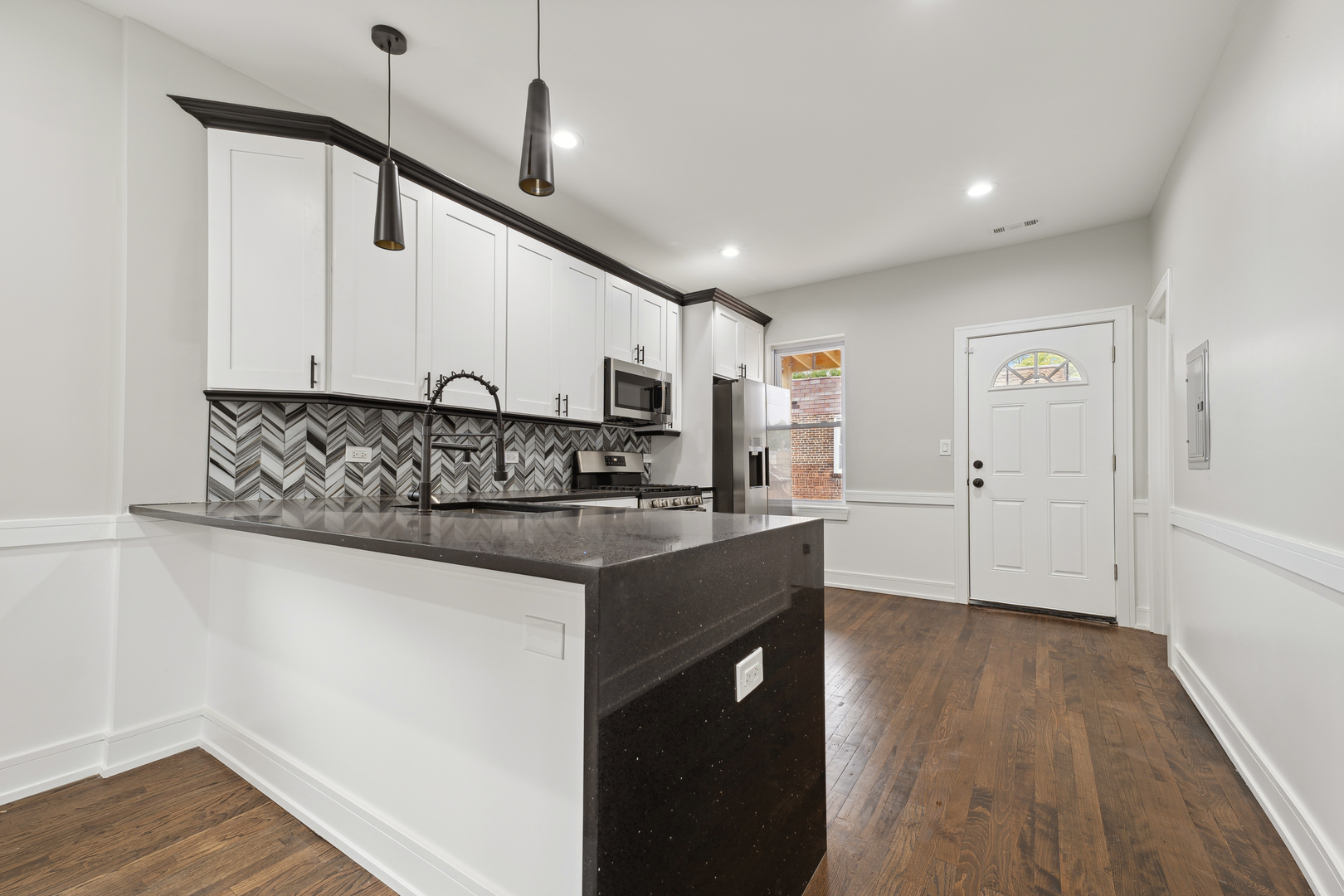 8956 S Aberdeen Street