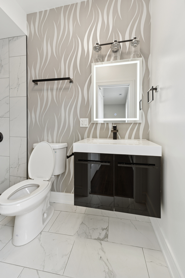 8956 S Aberdeen Street