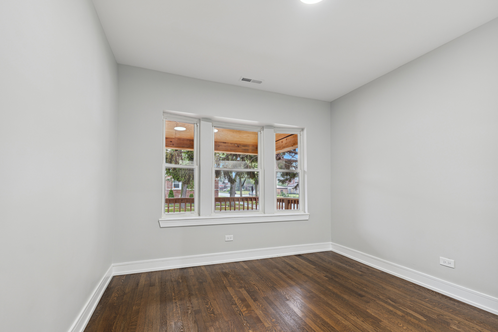 8956 S Aberdeen Street