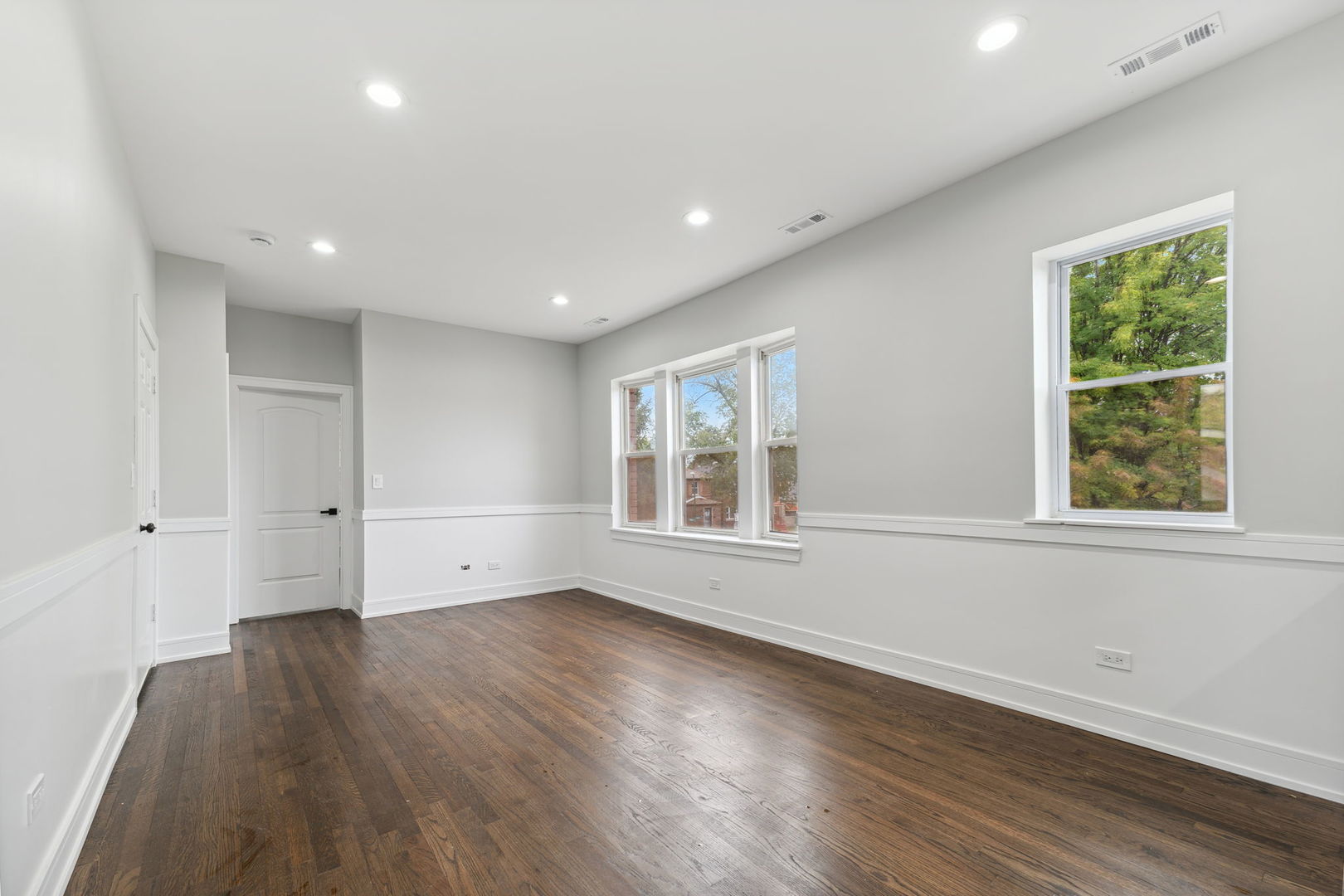 8956 S Aberdeen Street