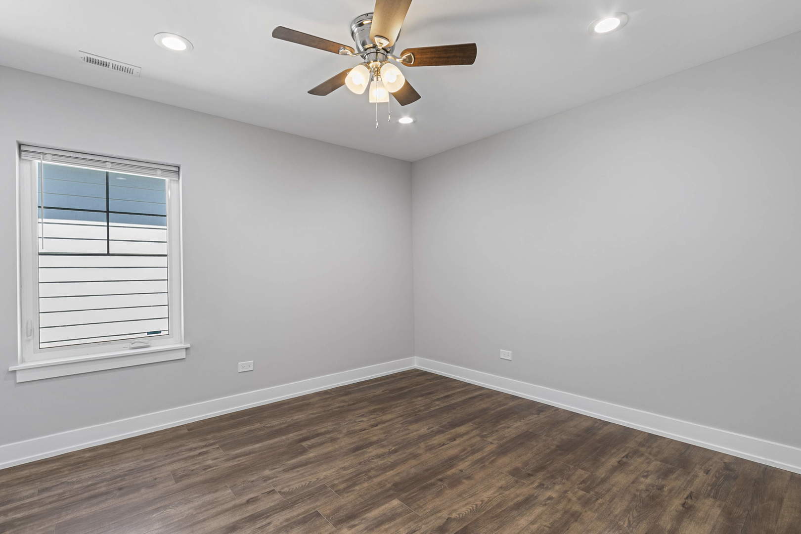 6418 S Champlain Avenue Unit: 2