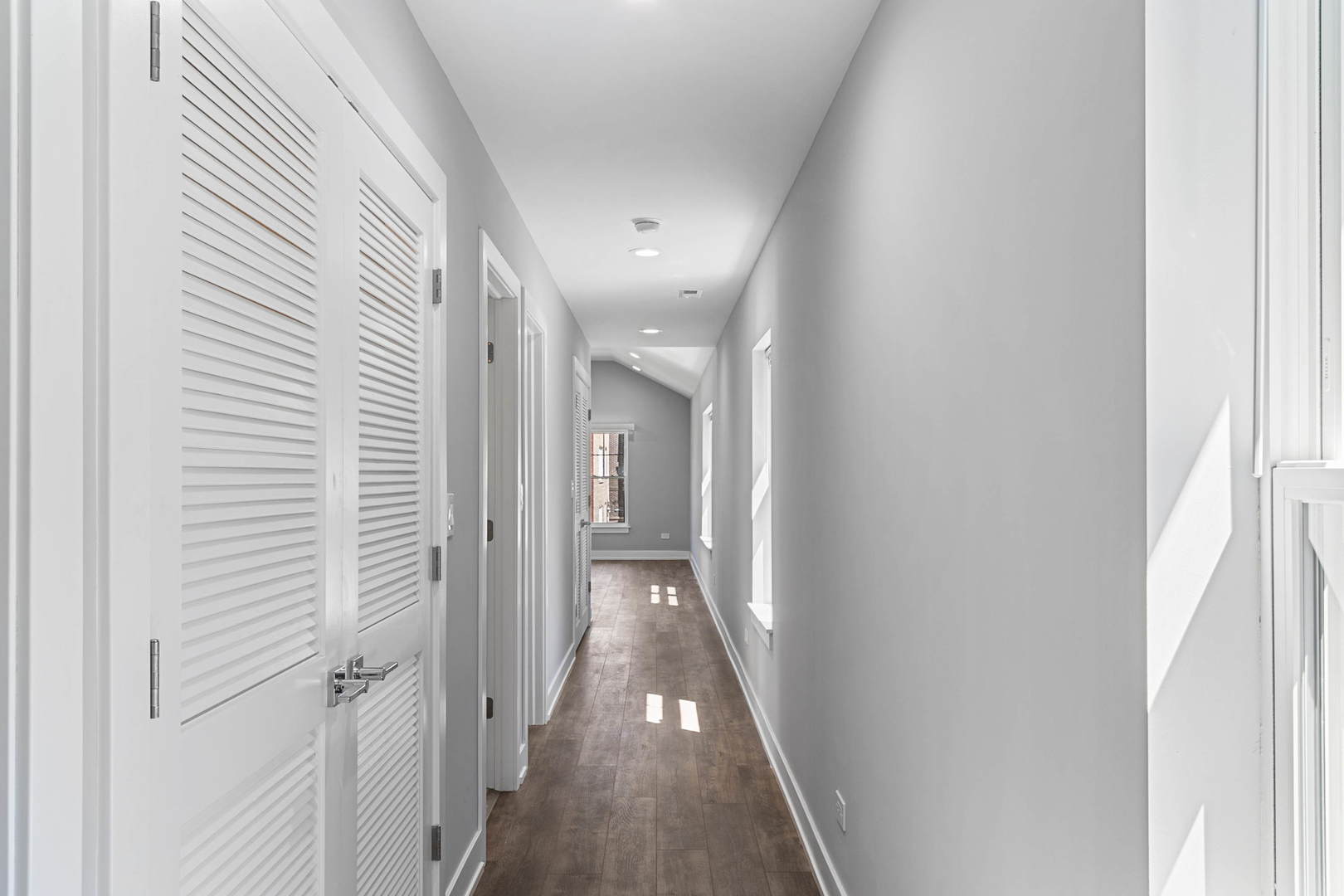 6418 S Champlain Avenue Unit: 2