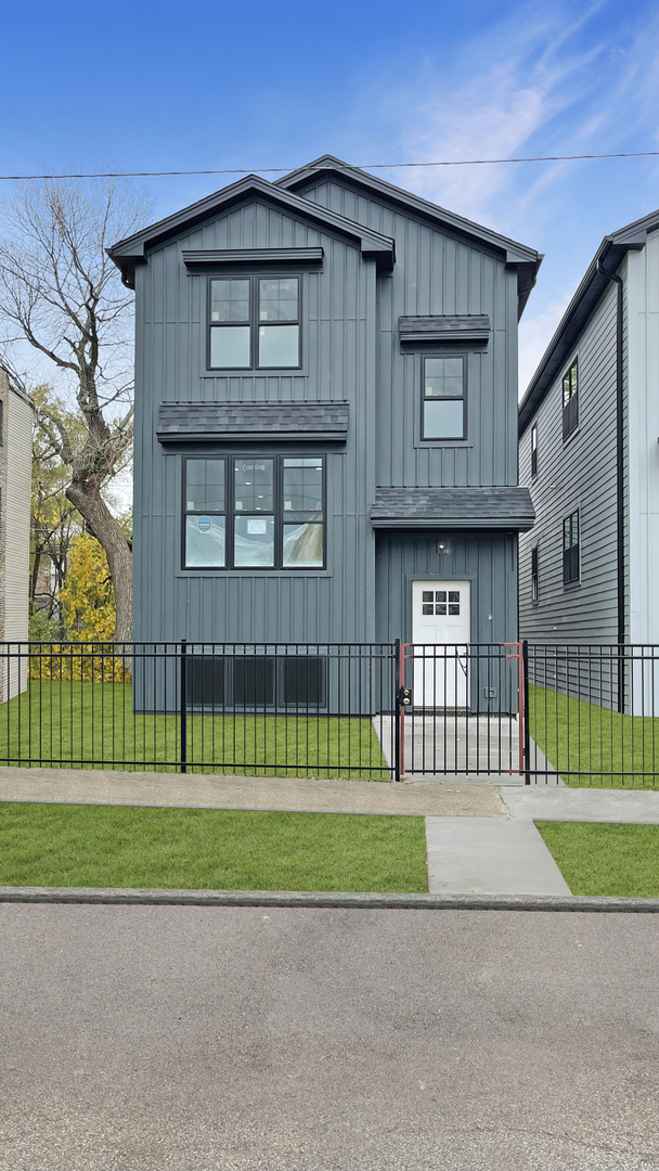 6418 S Champlain Avenue Unit: 2