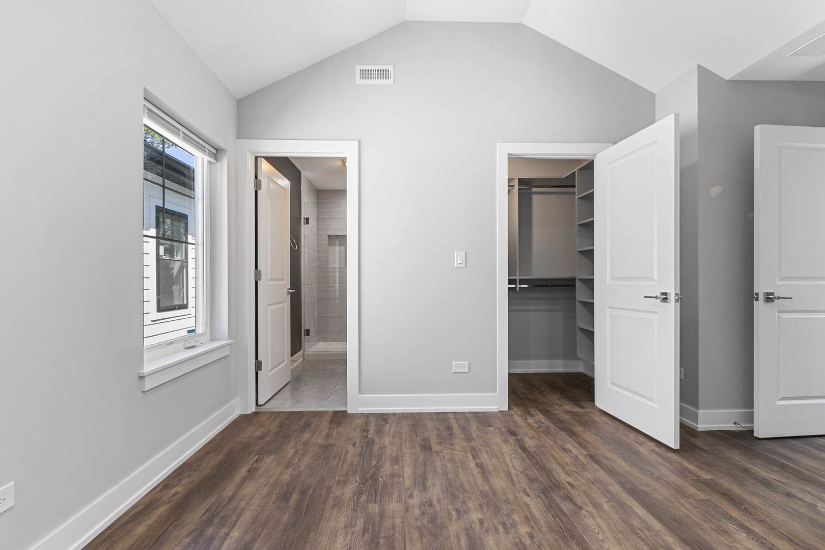 6418 S Champlain Avenue Unit: 2