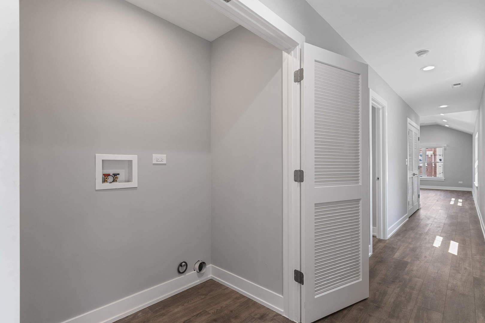 6418 S Champlain Avenue Unit: 2