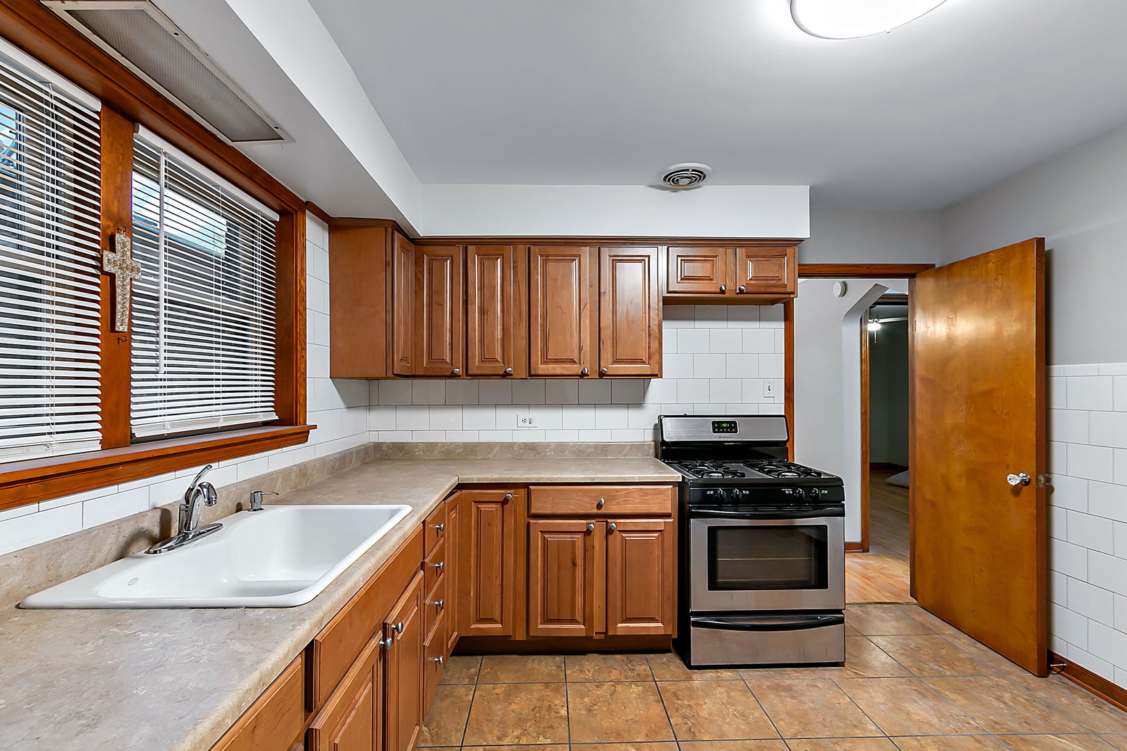 8429 S Bennett Avenue Unit: 1