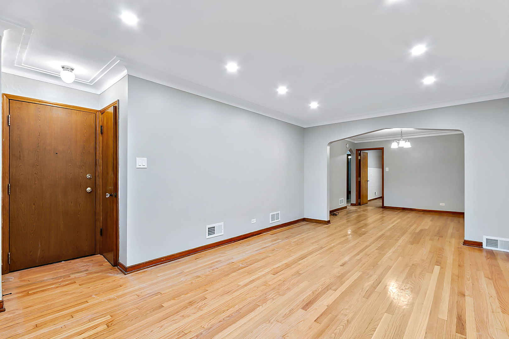 8429 S Bennett Avenue Unit: 1