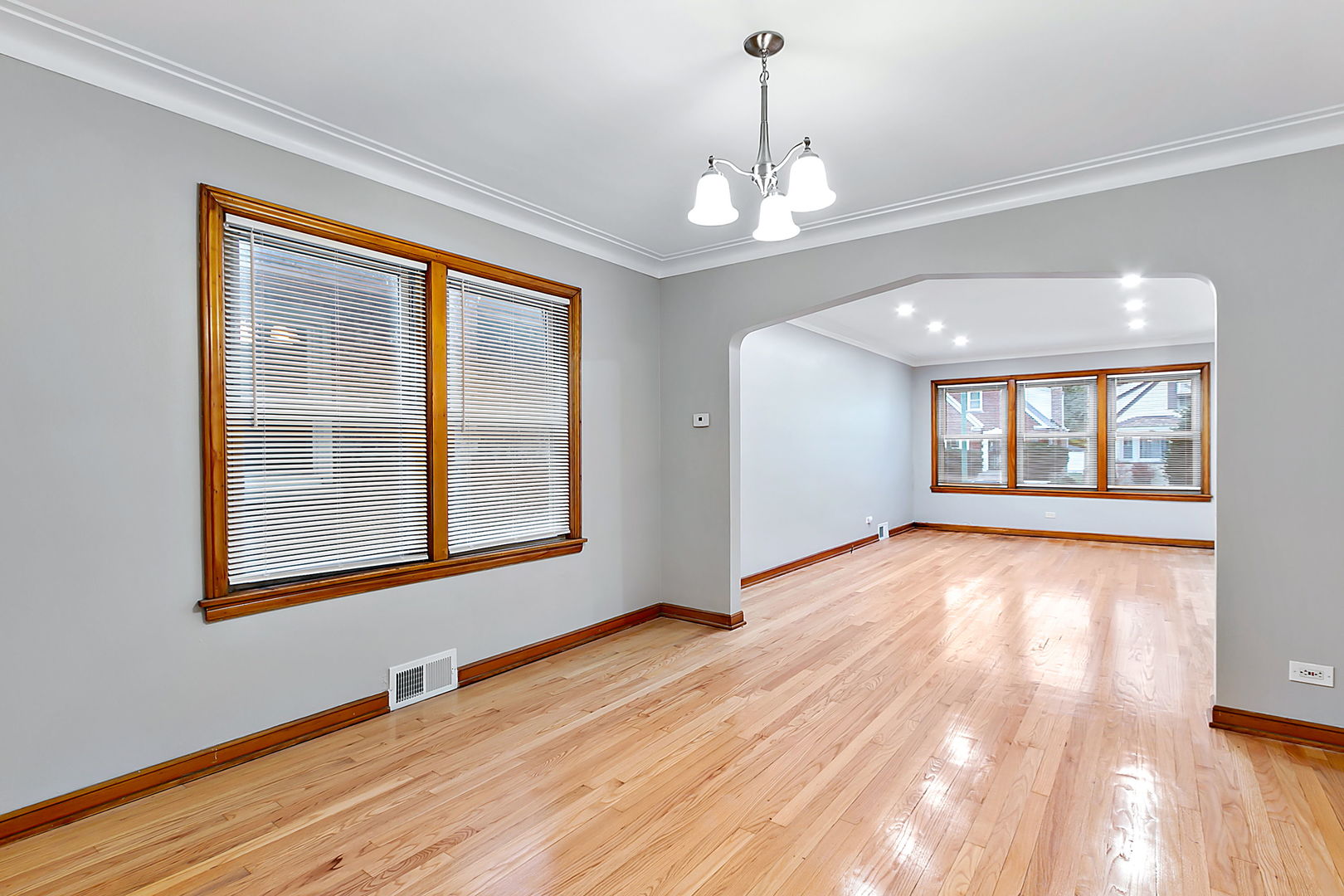 8429 S Bennett Avenue Unit: 1