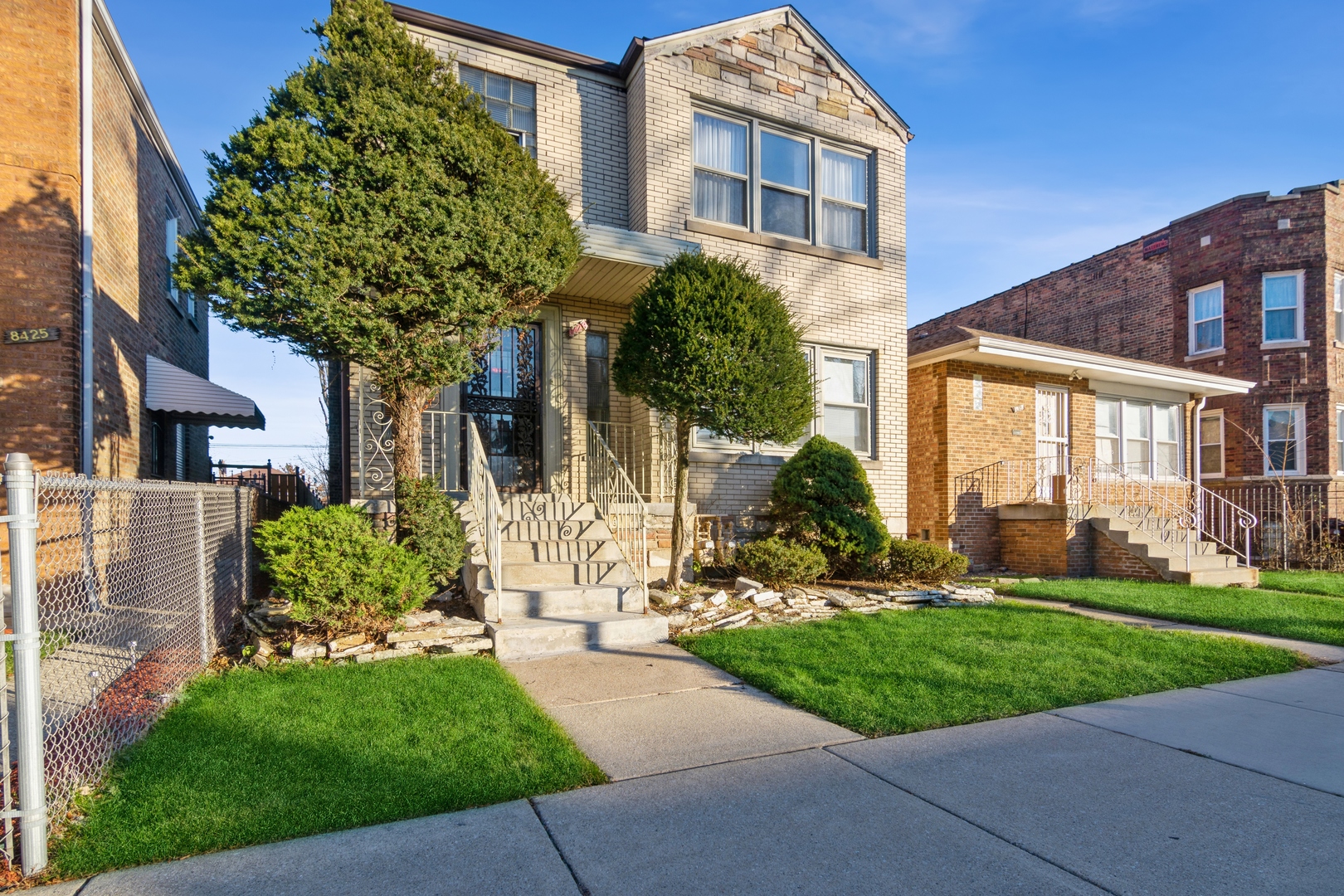 8429 S Bennett Avenue Unit: G