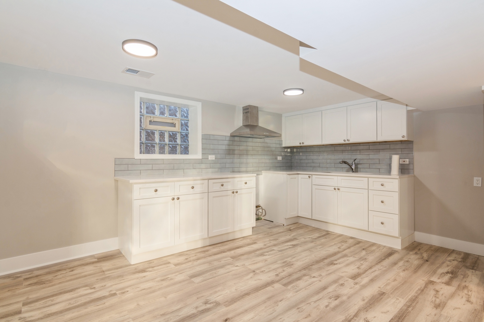 8429 S Bennett Avenue Unit: G