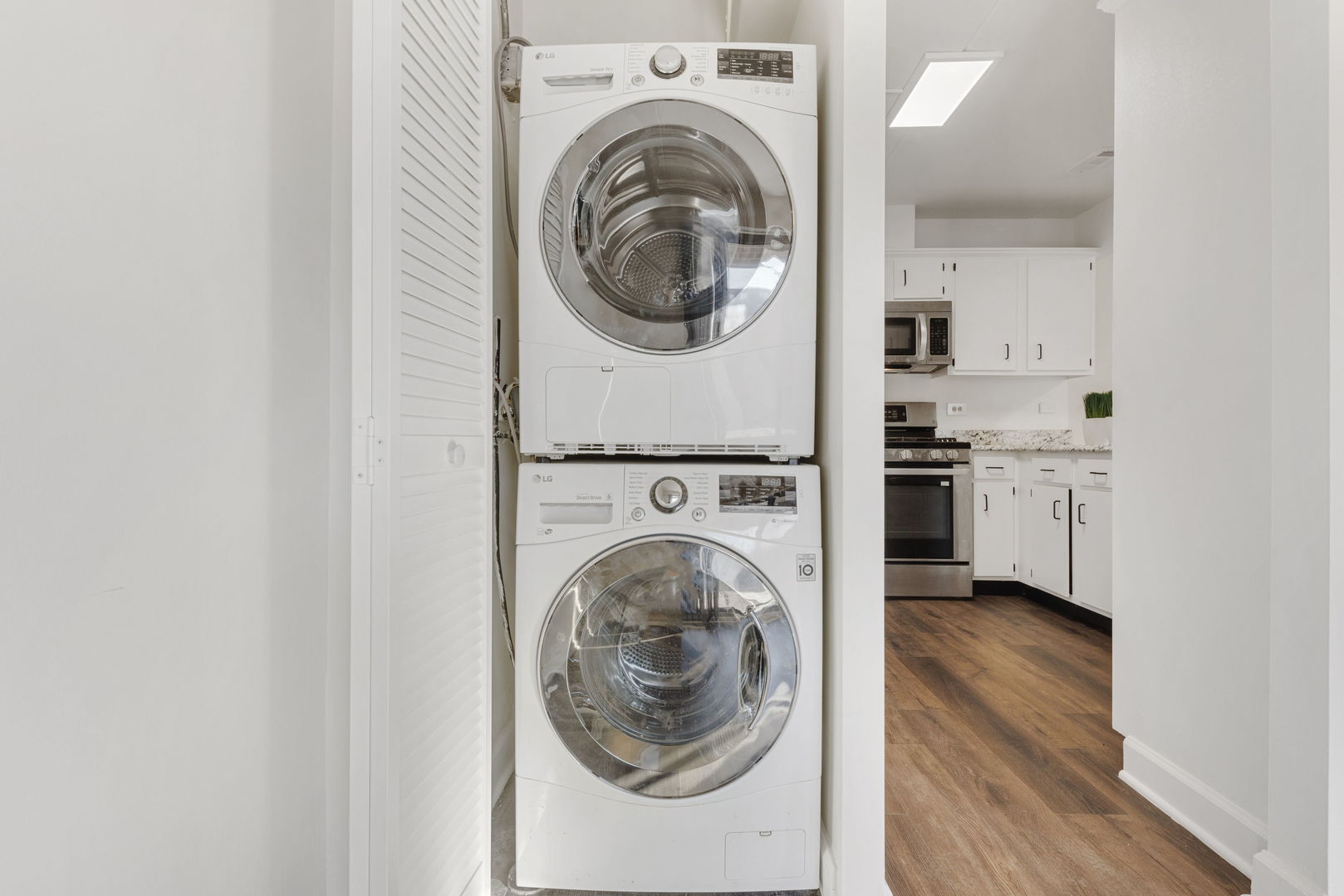 500 Park Avenue Unit: 521
