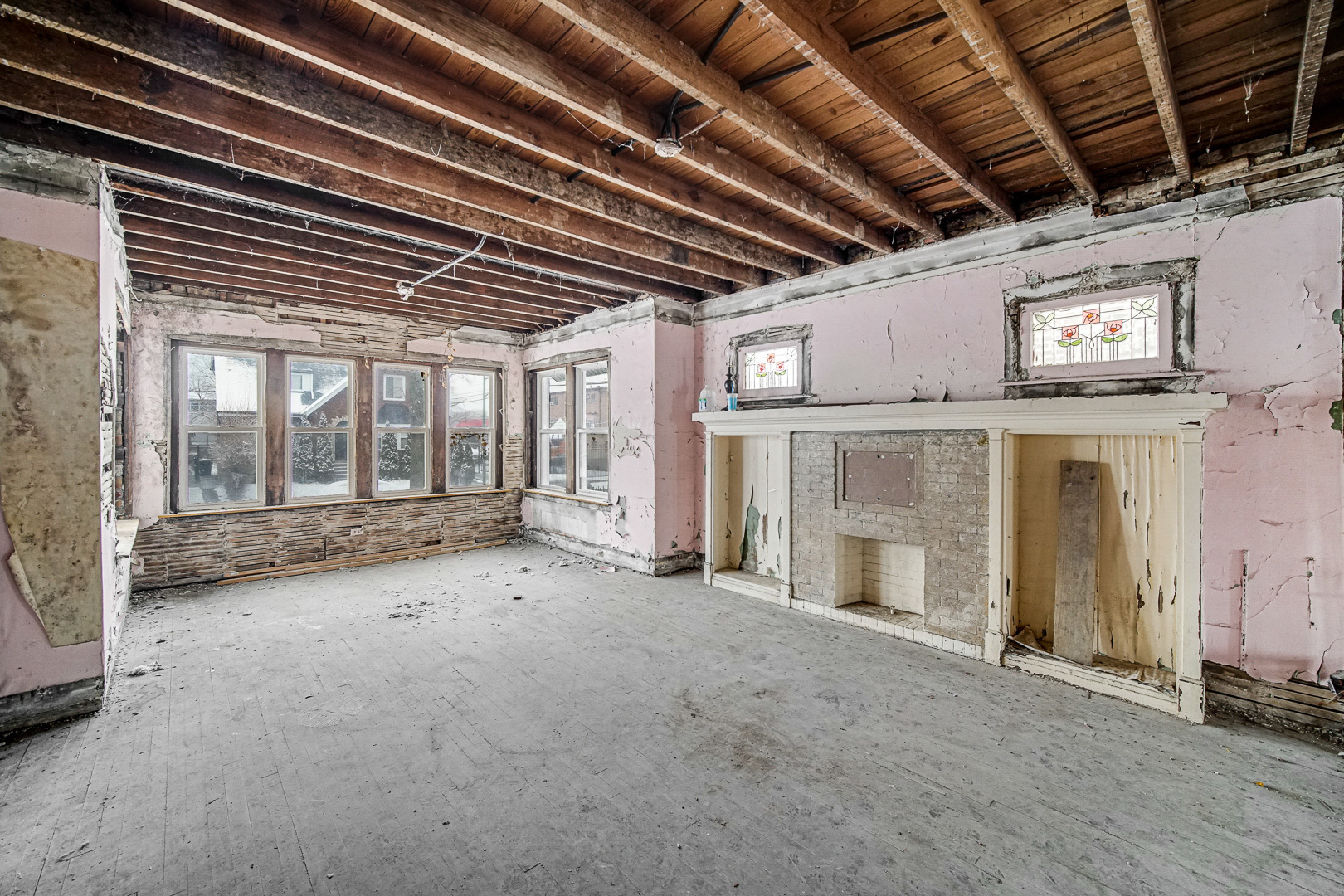 7440 S Oglesby Avenue