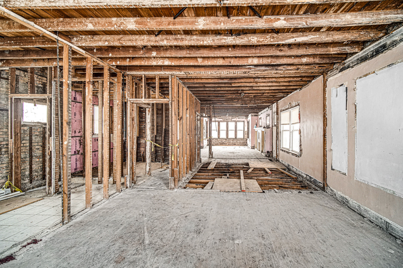 7440 S Oglesby Avenue