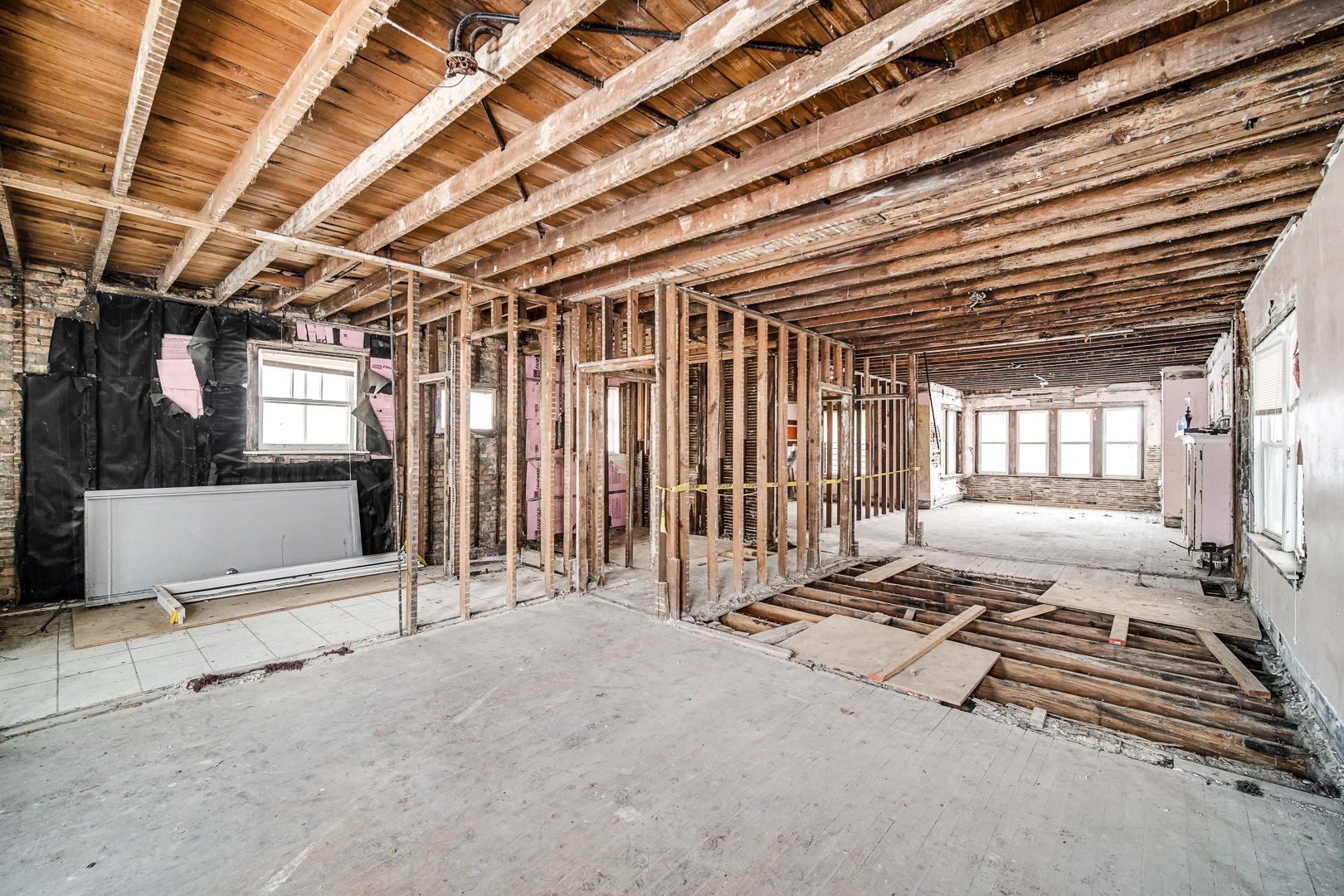 7440 S Oglesby Avenue