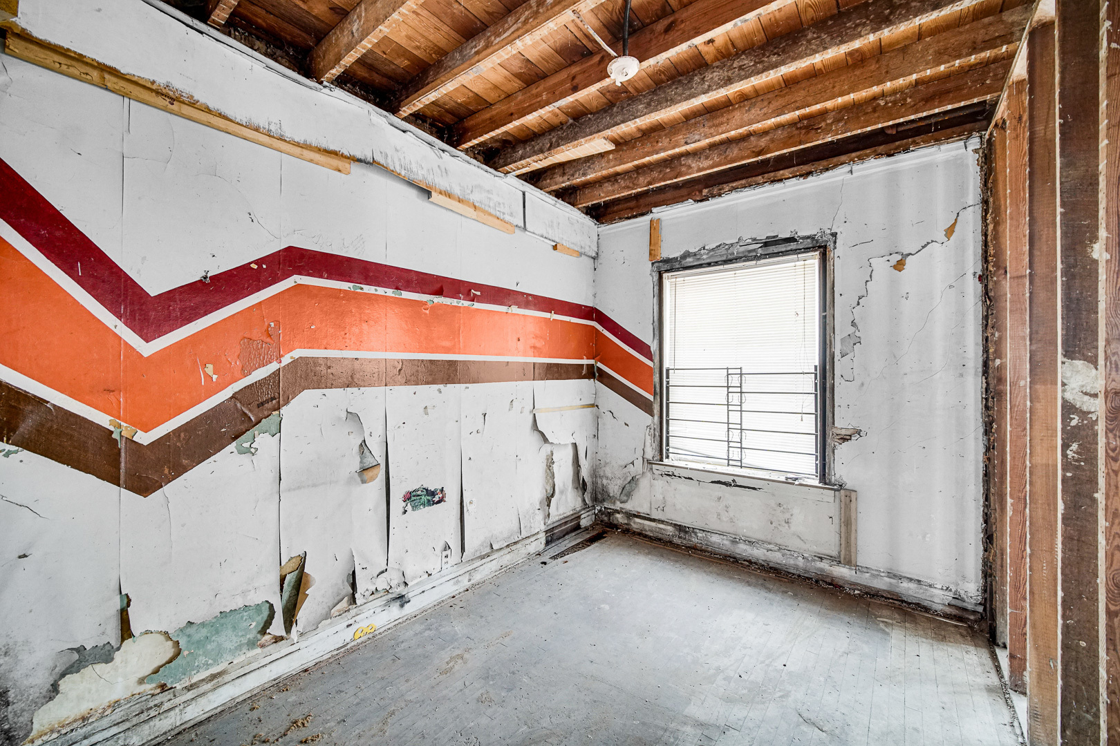 7440 S Oglesby Avenue