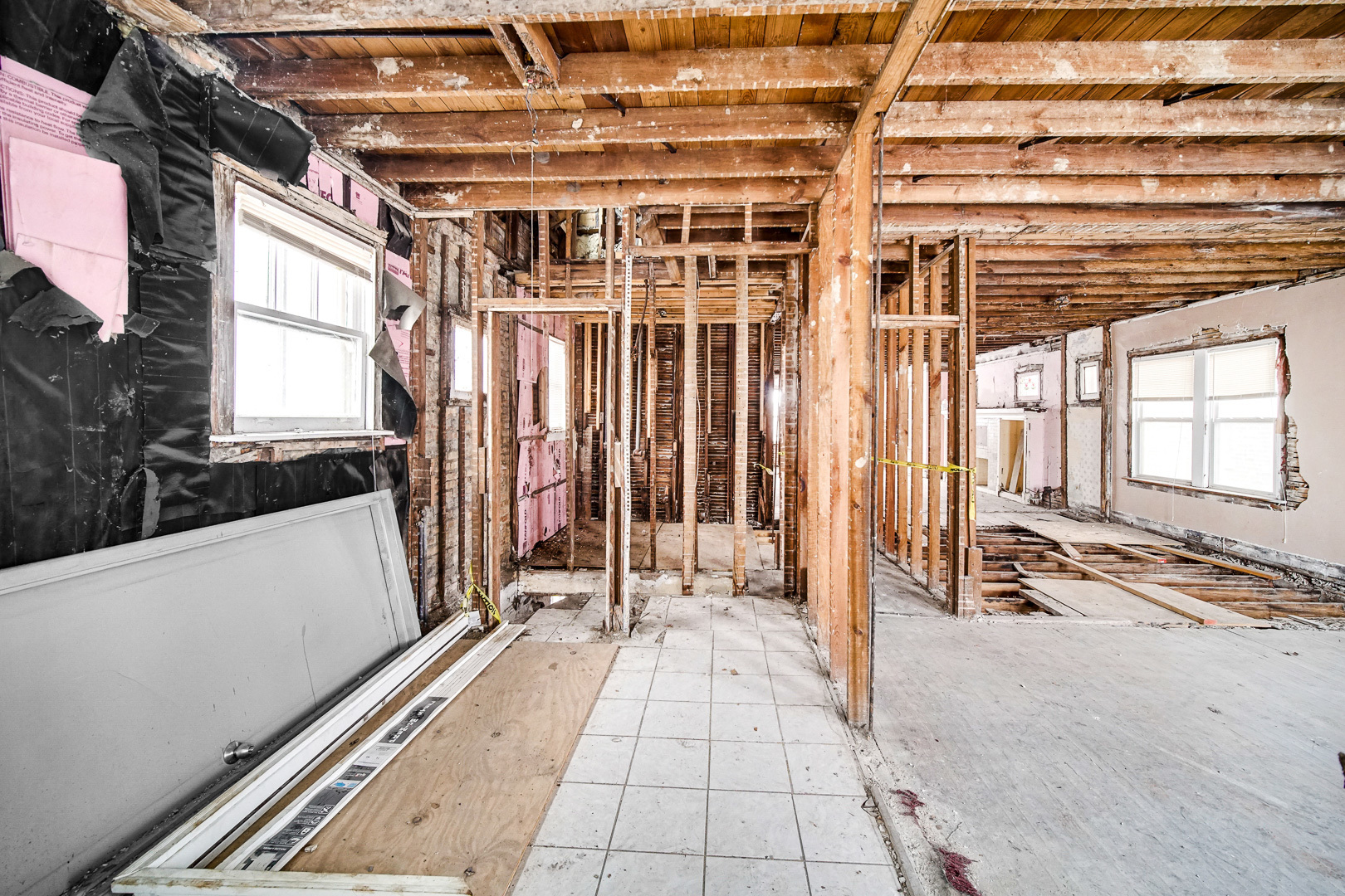 7440 S Oglesby Avenue