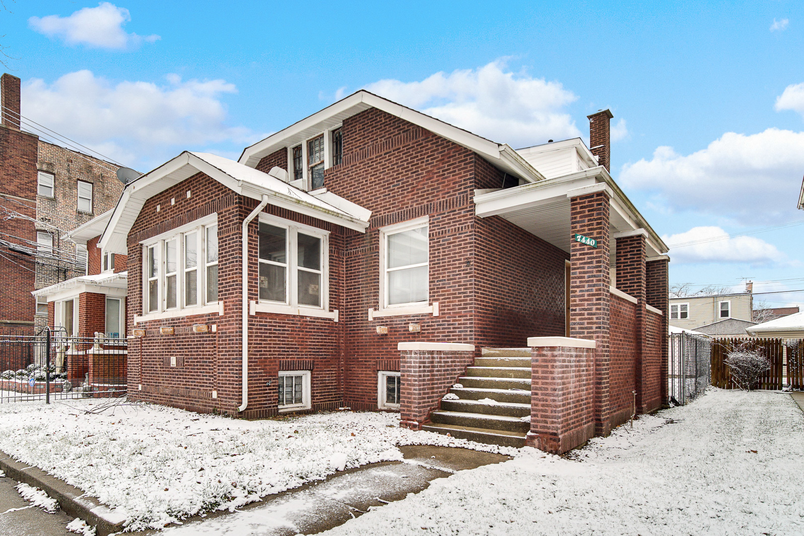 7440 S Oglesby Avenue