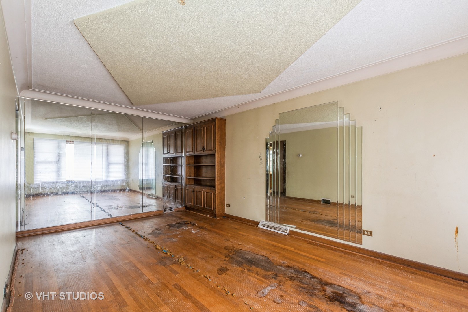 7919 S Francisco Avenue