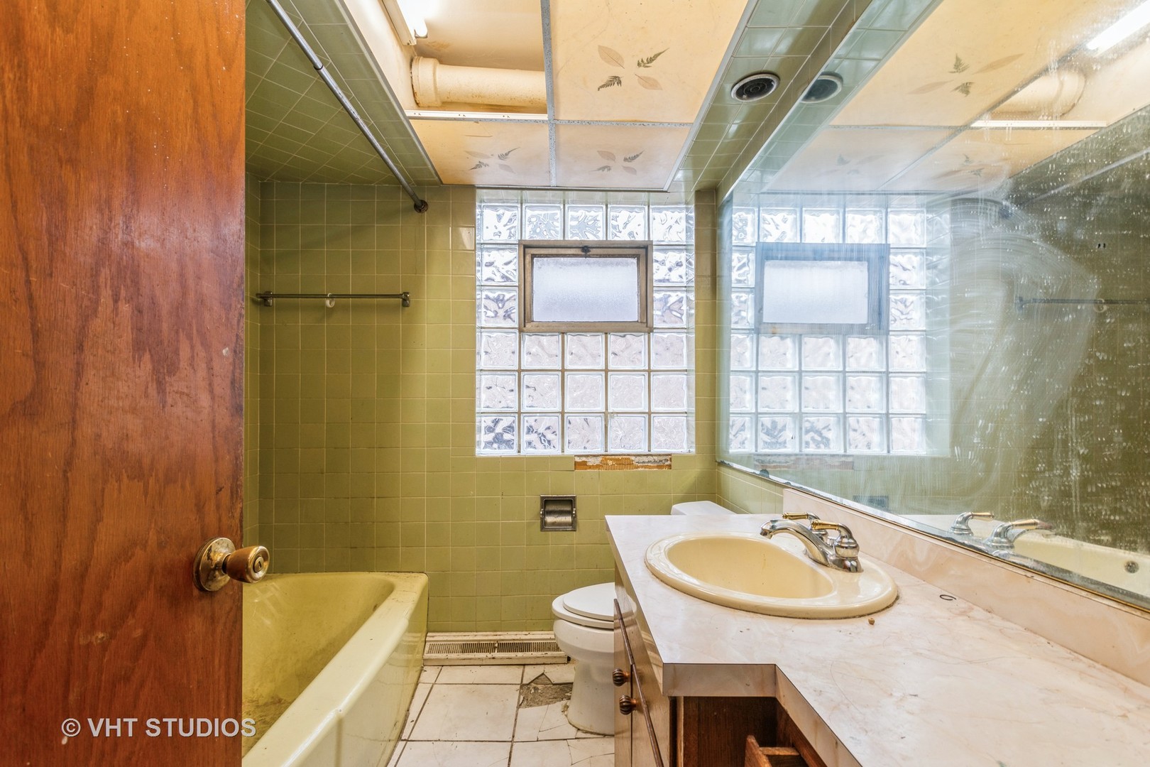 7919 S Francisco Avenue