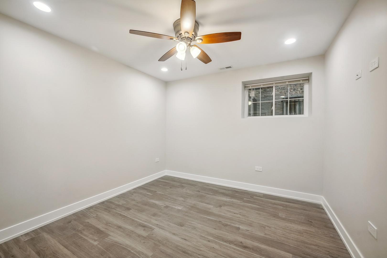 6126 S Eberhart Avenue Unit: 1