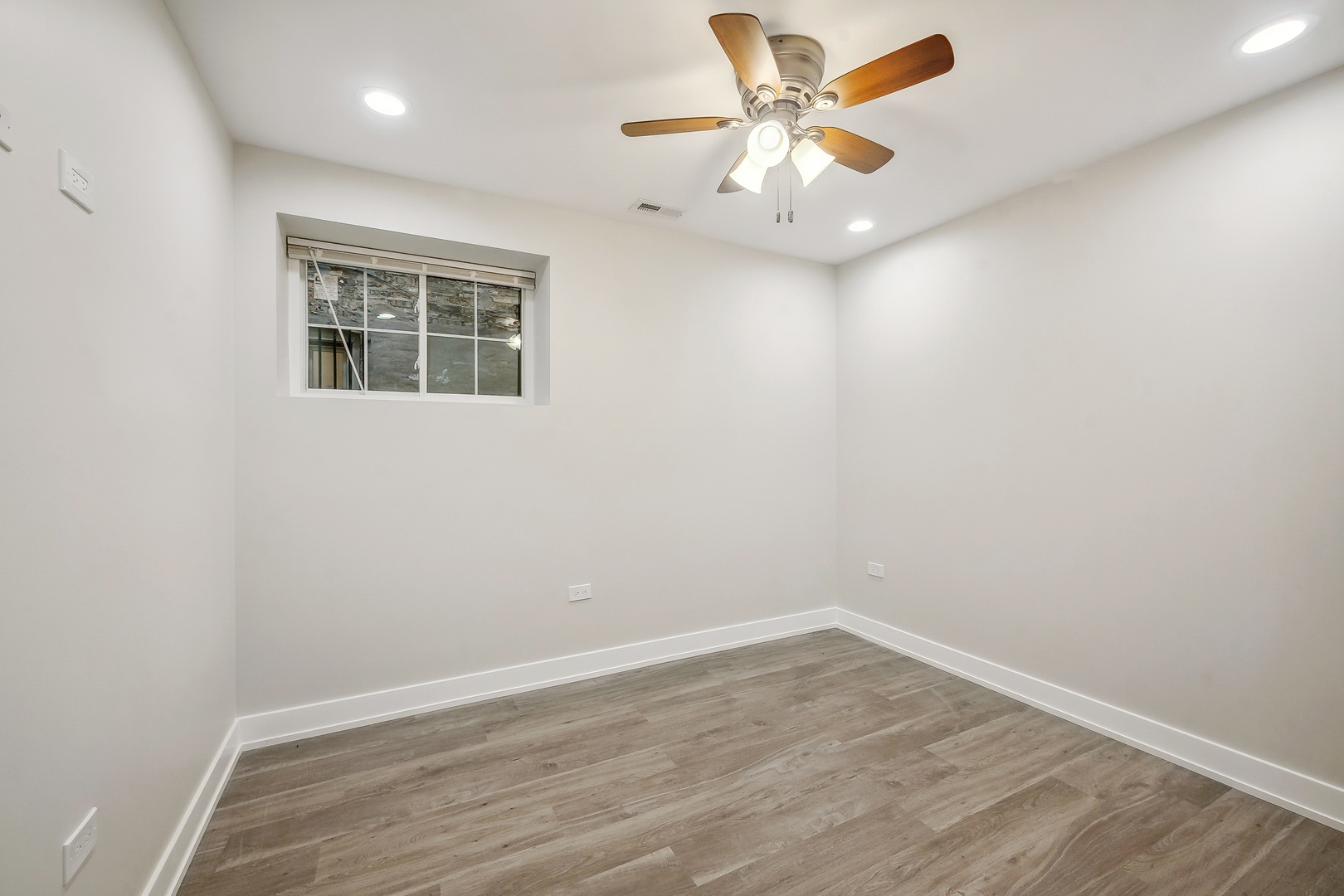 6126 S Eberhart Avenue Unit: 1