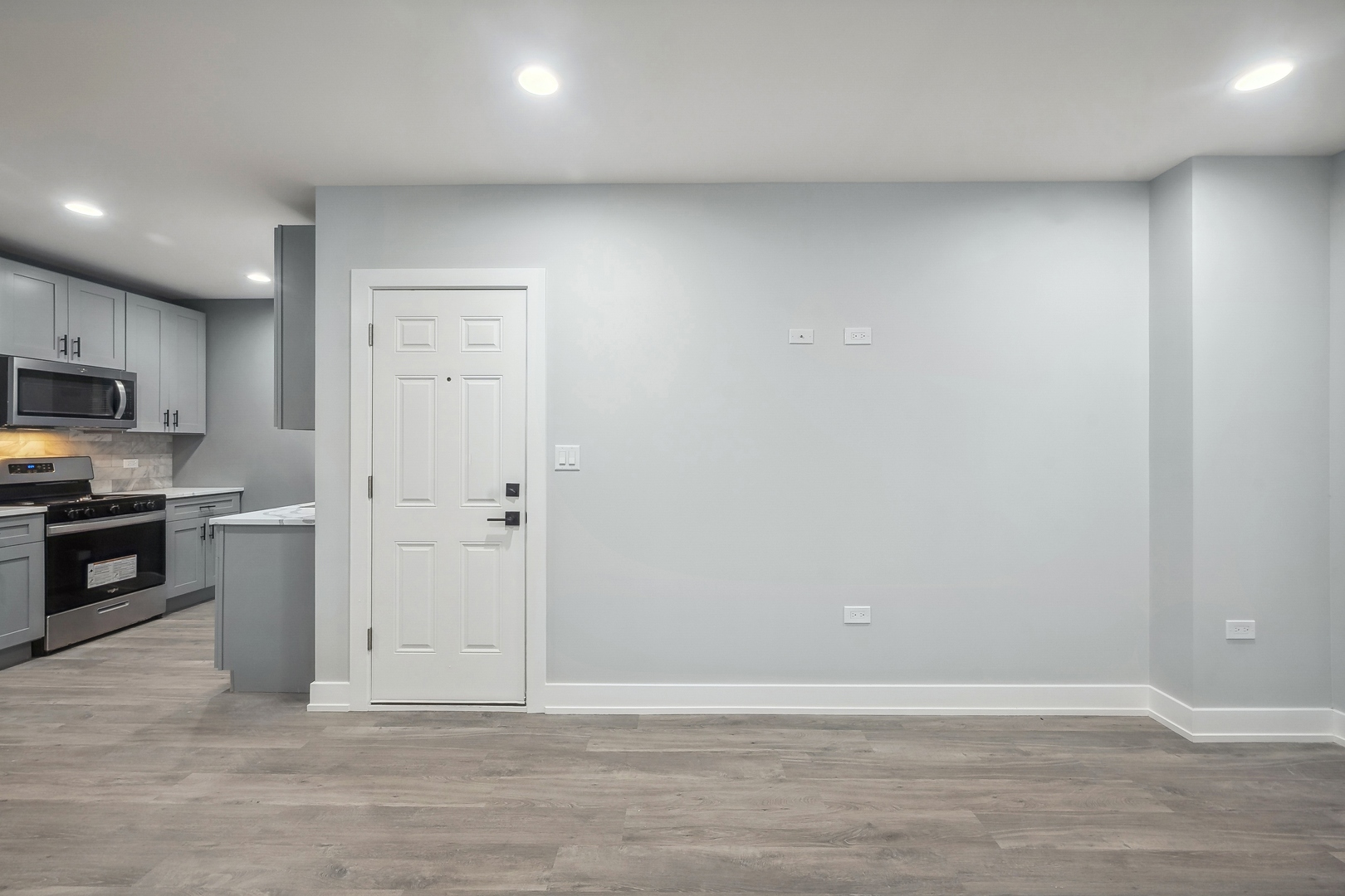 6126 S Eberhart Avenue Unit: 1