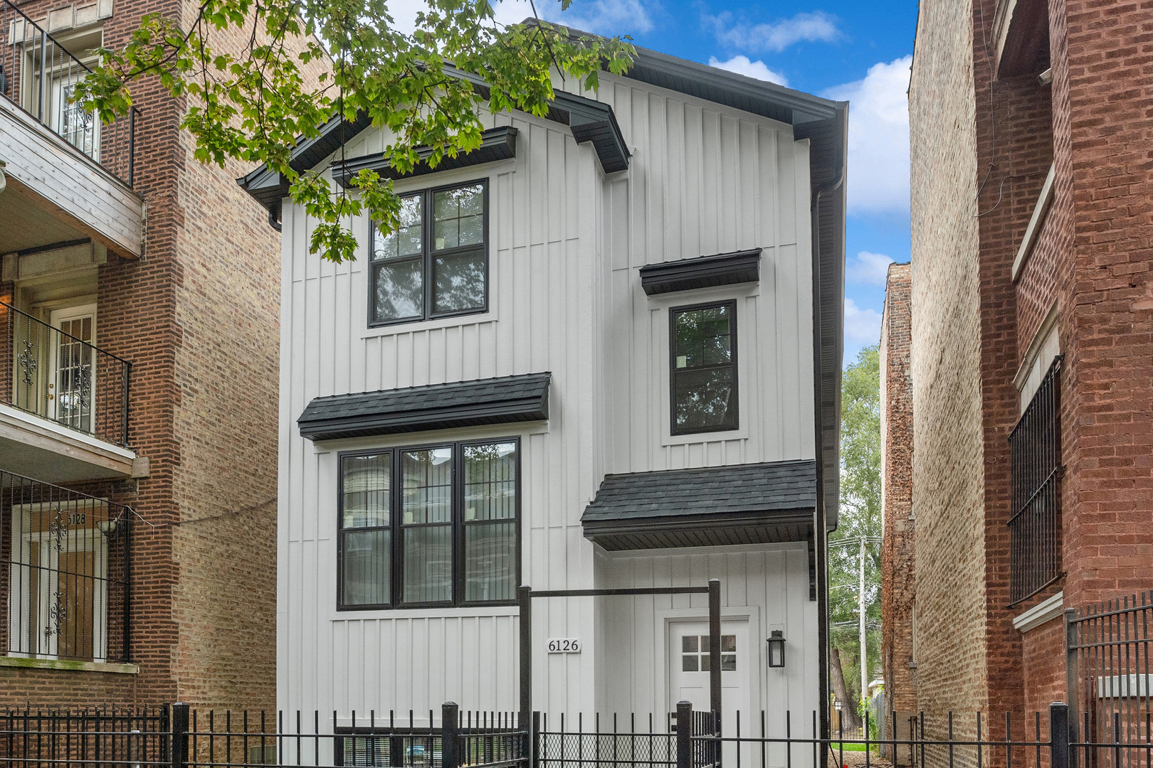 6126 S Eberhart Avenue Unit: 1