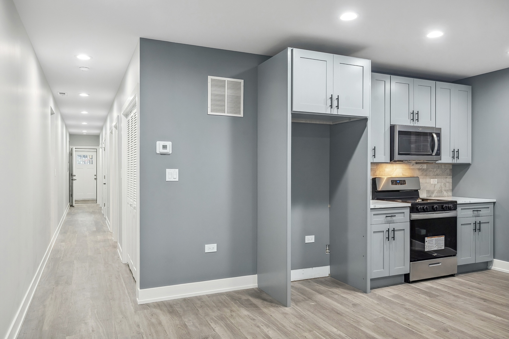 6126 S Eberhart Avenue Unit: 1