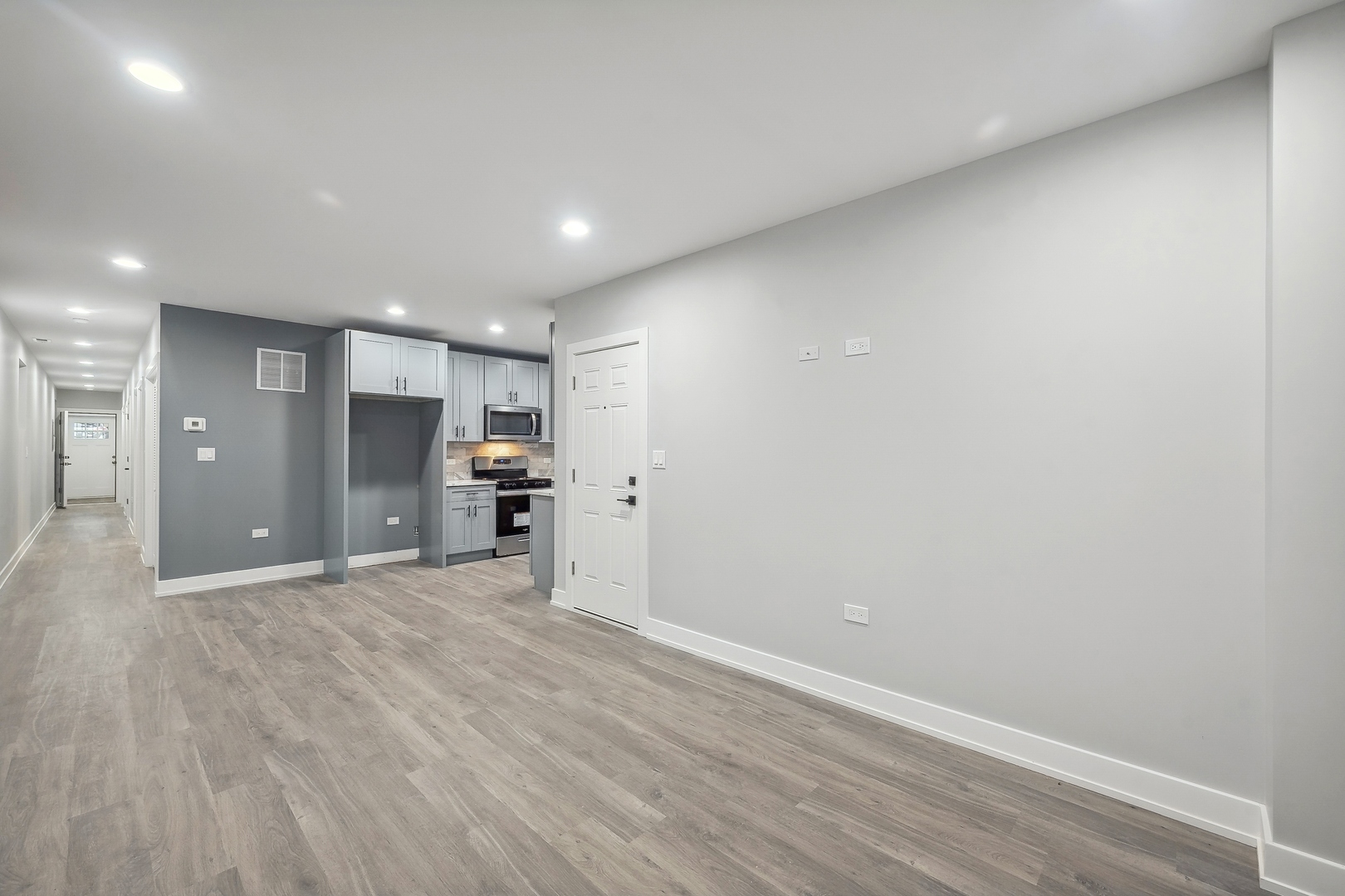 6126 S Eberhart Avenue Unit: 1