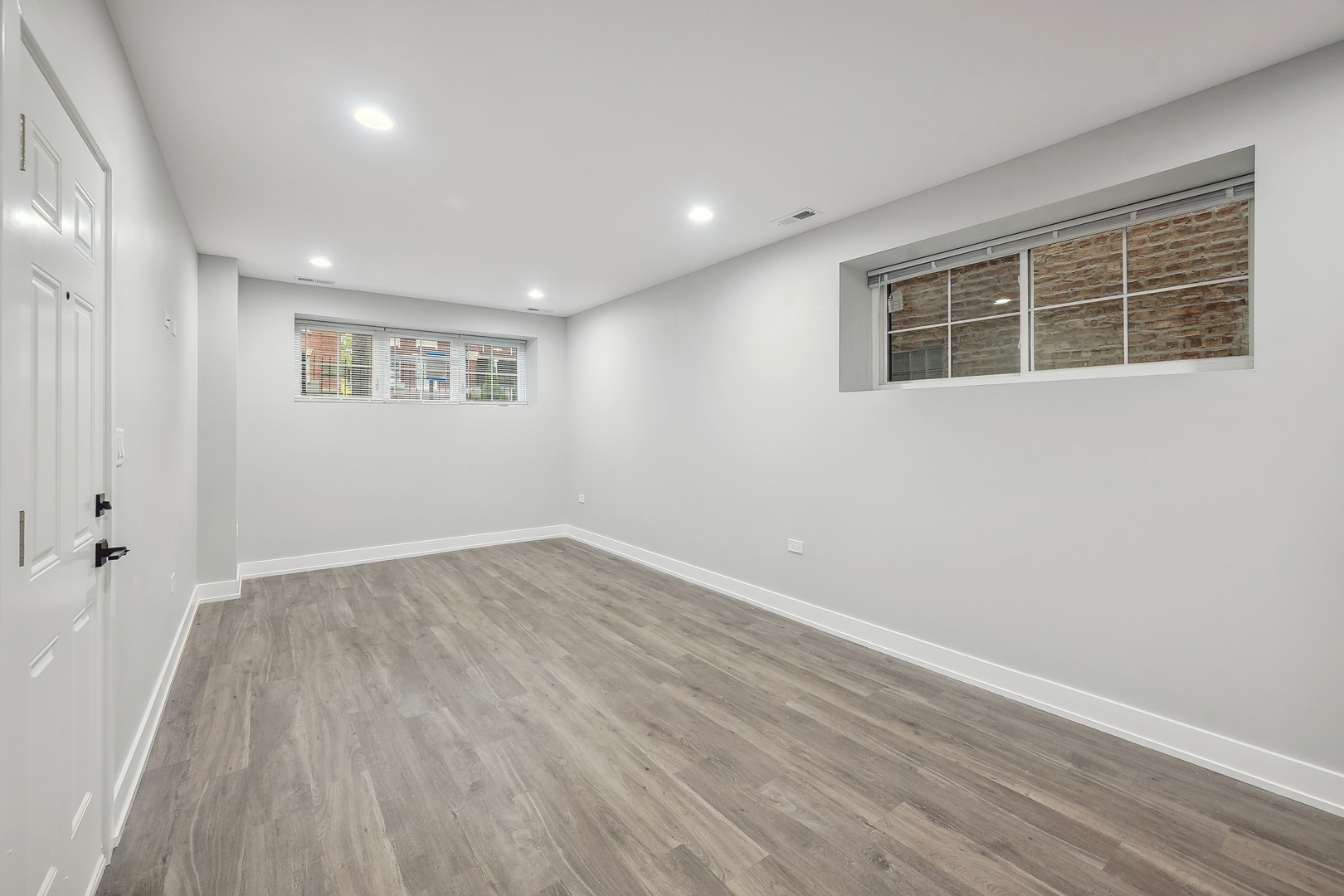 6126 S Eberhart Avenue Unit: 1