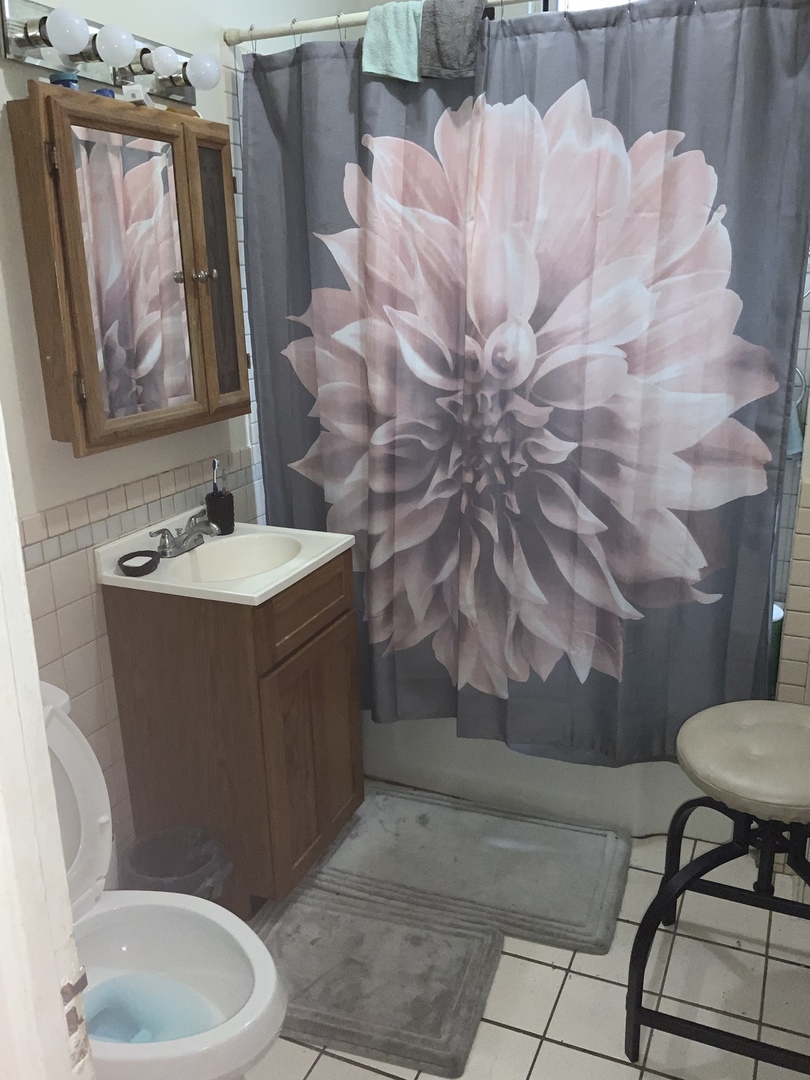 6327 S Artesian Avenue