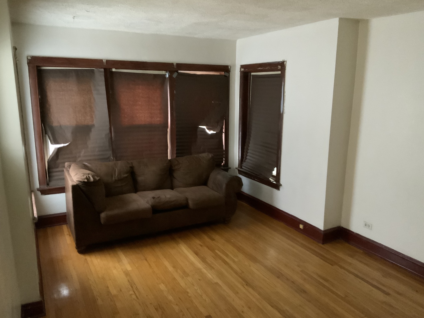 6327 S Artesian Avenue