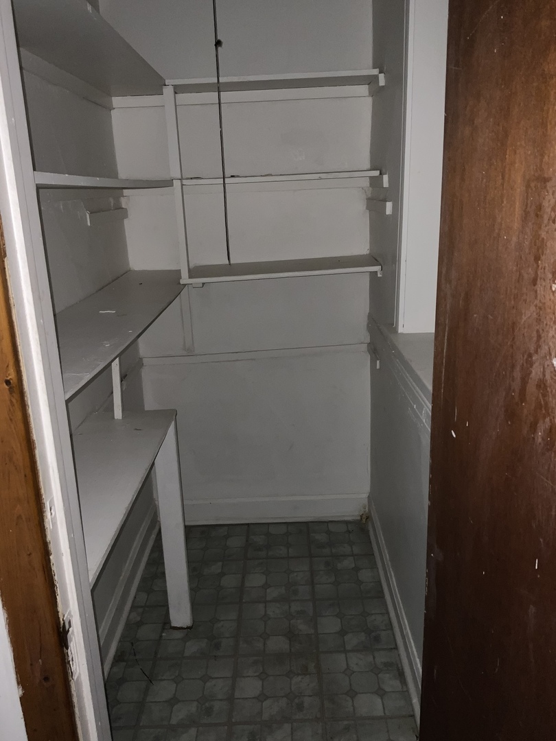 6327 S Artesian Avenue