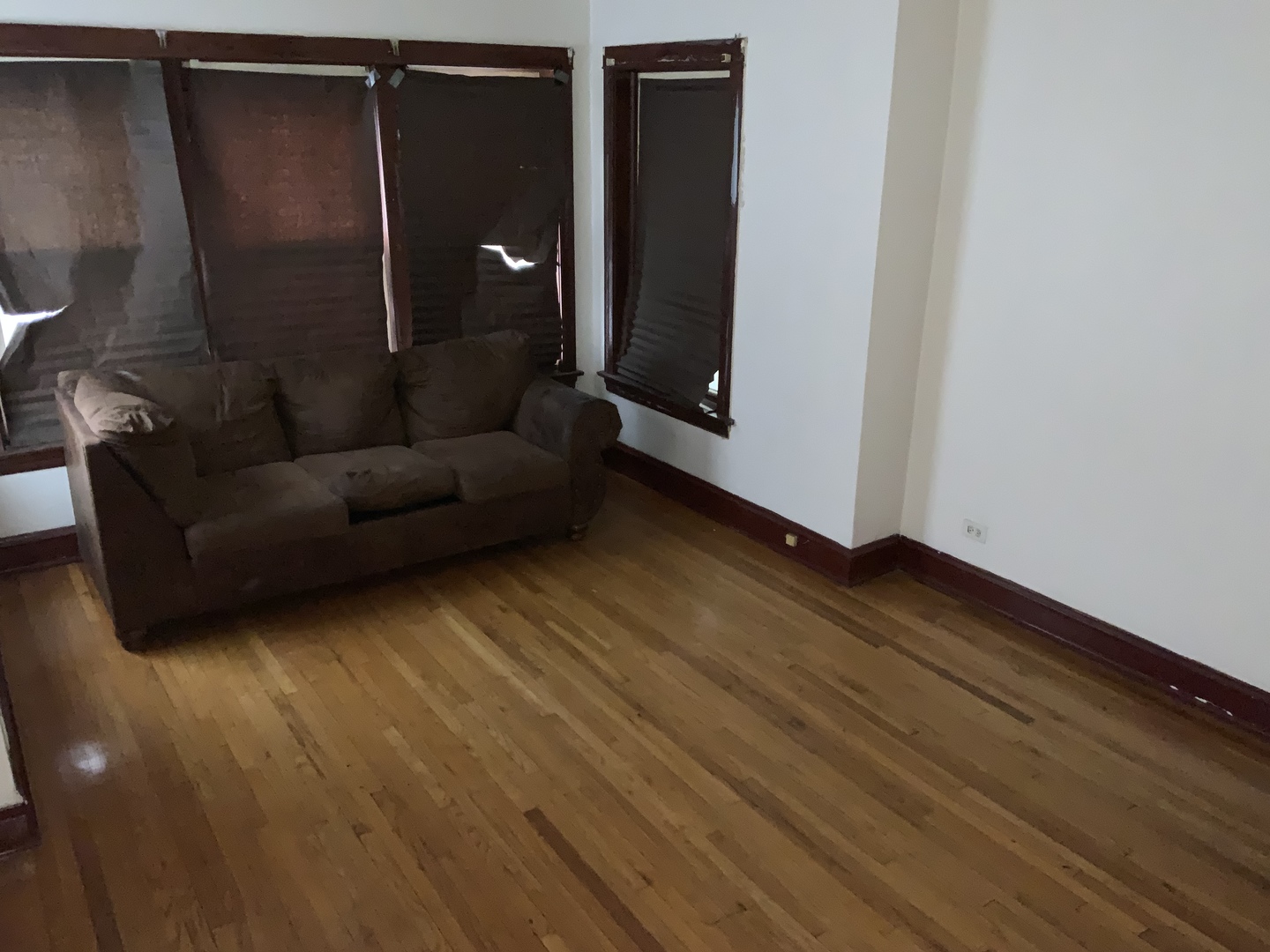 6327 S Artesian Avenue