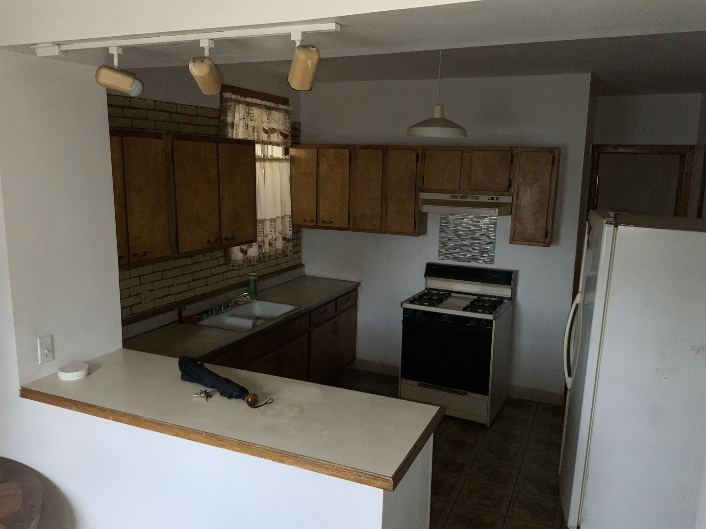 6327 S Artesian Avenue