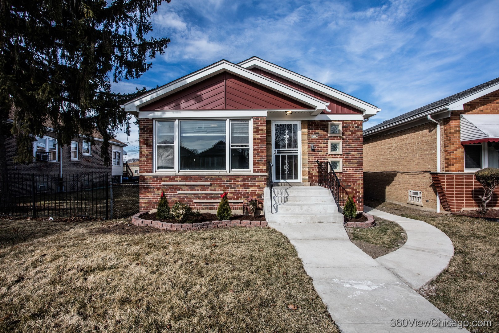 1226 W 95th Place