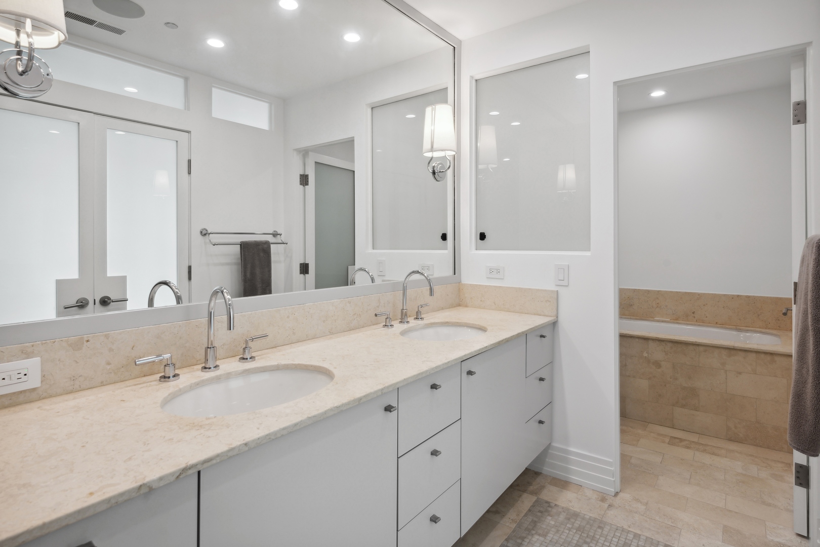 600 N Kingsbury Street Unit: 506