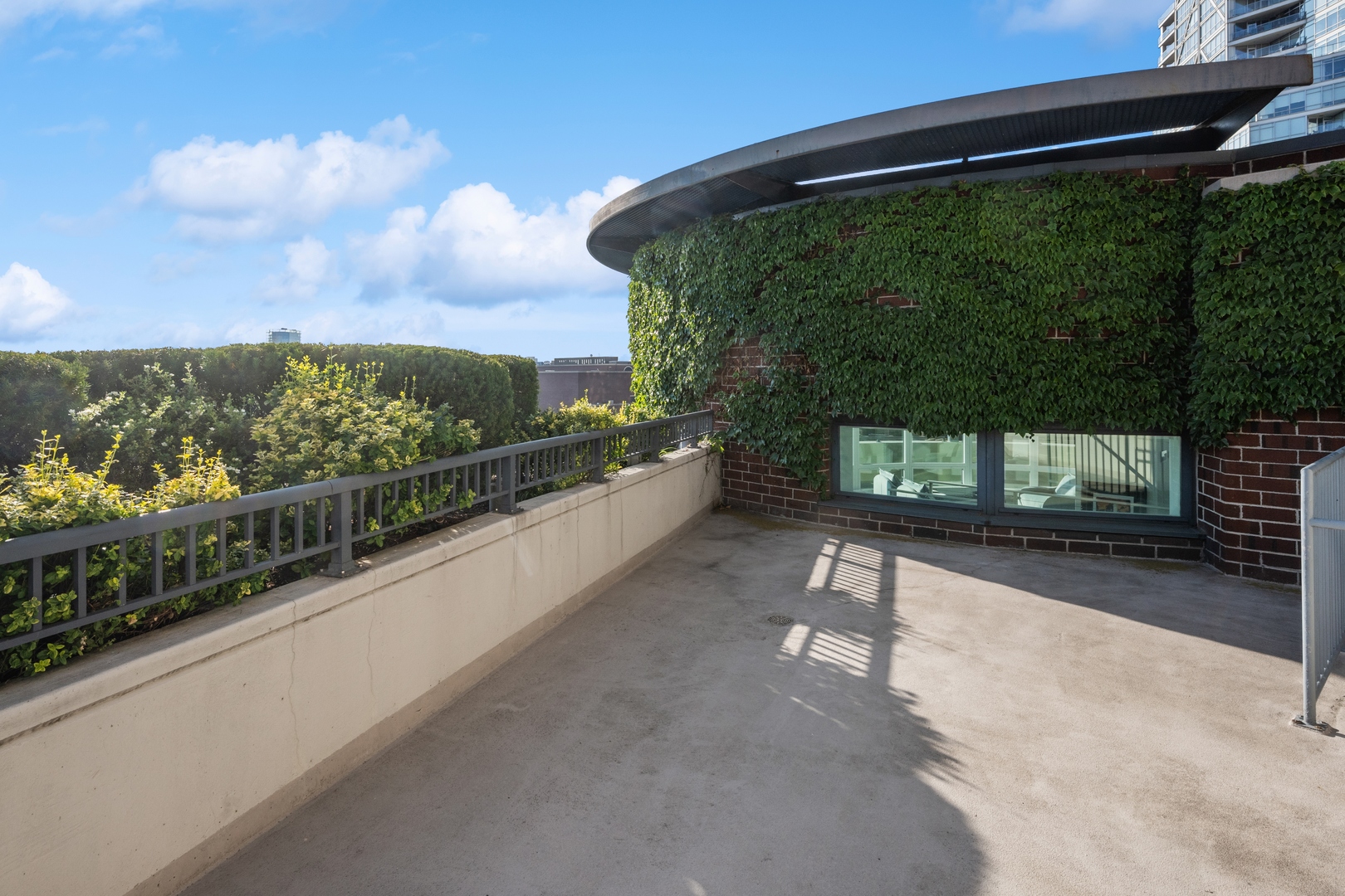 600 N Kingsbury Street Unit: 506